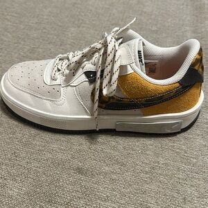 Nike Air Force 1 Fontanka Women’s Size 9